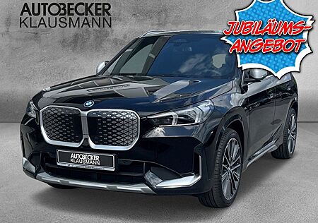 BMW iX1 eDrive20 xLine LMR 20'' Park-Assistent