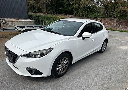 Mazda 3 Lim. Center-Line