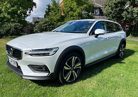 Volvo V60 CC V60 Cross Country D4 AWD AHK StdHz HarmanKardon