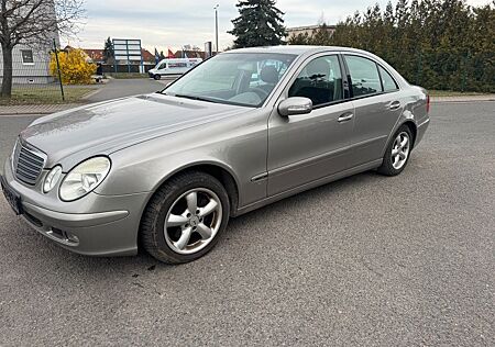 Mercedes-Benz E 200 KOMPRESSOR CLASSIC