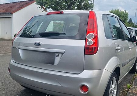 Ford Fiesta 1,4 16V Ghia TÜV 05/2027
