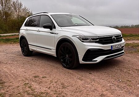 VW Tiguan Volkswagen 2.0 TDI DSG 4MOTION R-Line Black Style