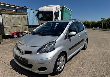 Toyota Aygo (X) Aygo (X) 1,0*Klima*Tüv 03.2026