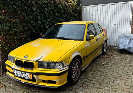 BMW 318i E36