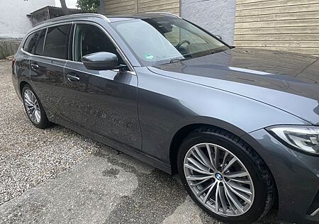 BMW 320d xDrive Touring Luxury Line