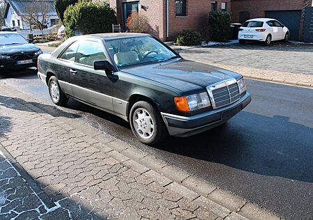 Mercedes-Benz 230 c124 230ce w124