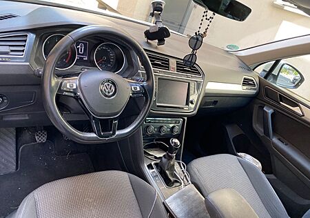 VW Tiguan Volkswagen 2.0 TDI SCR BMT Comfortline Comfortline