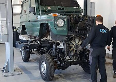 Mercedes-Benz G 230