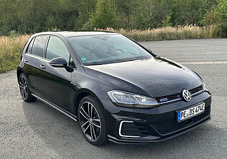 VW Golf Volkswagen 1.4 TSI DSG GTE Plug-in-Hybrid