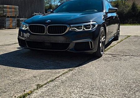 BMW M550d AHK, Gestik, HUD, LED, 20"