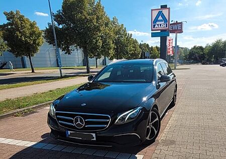 Mercedes-Benz E 220 d T Autom. - wie neu