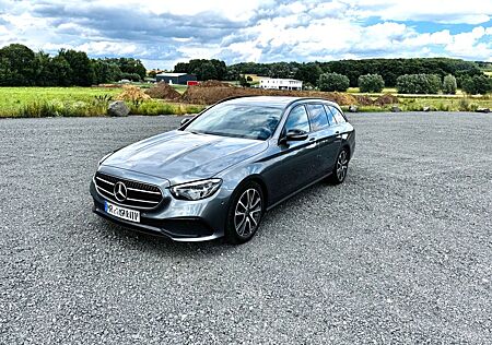 Mercedes-Benz E 220 d T Autom. - Night Edition Neues Modell