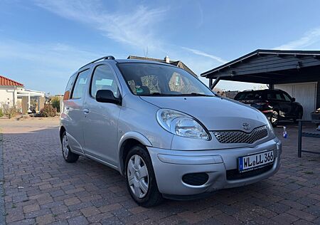 Toyota Yaris Verso 1.4 D-4D - TÜV 11/2026