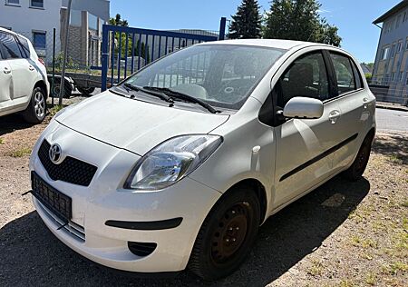 Toyota Yaris 1,3-l-VVT-i Sol