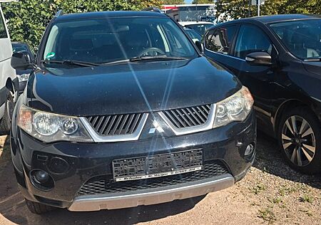 Mitsubishi Outlander 2.2 DI-D Intense