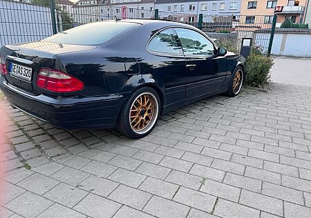 Mercedes-Benz CLK 320