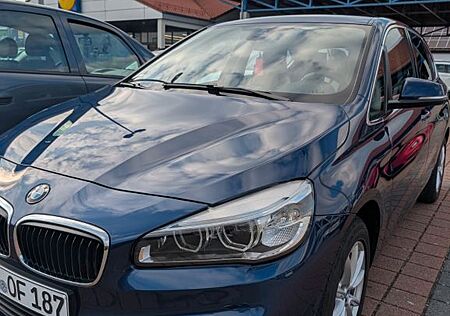 BMW 2er 220 Active Tourer 220i -