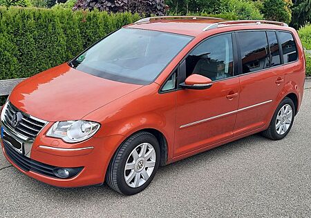 VW Touran Volkswagen 1.9 TDI DPF Highline BlueMotion Highl...
