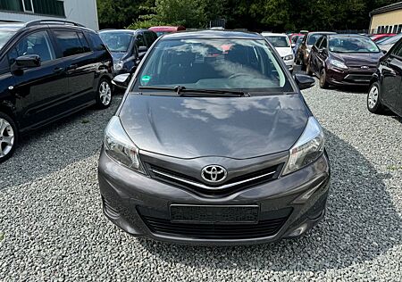 Toyota Yaris Life Navi 1,3. Euro5