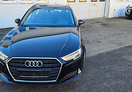 Audi A3 30 TFSI sport Sportback AHZV 8fach
