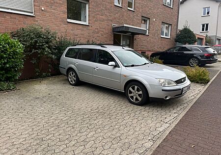 Ford Mondeo gebraucht kaufen Ford Mondeo 2,0TDCi 96 kW DPF Ambiente Ambiente