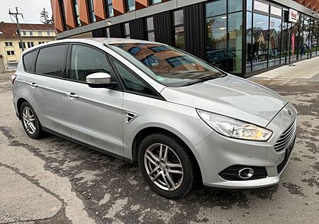 Ford S-Max Business*KAMERA*AHK*SPORTSiTZE*KESSY