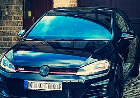 VW Golf Volkswagen 2.0 TSI DSG GTI Performance GTI Performance