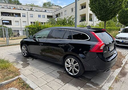 Volvo V60 D5 Summum *Service NEU *Vollausstattung