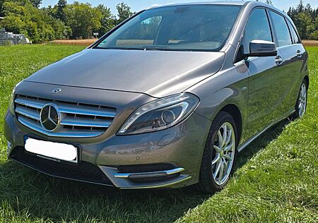 Mercedes-Benz B 180 Klima, PDC, TÜV neu, gut erhalten, SR Alu