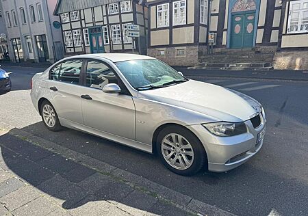 BMW 320i -