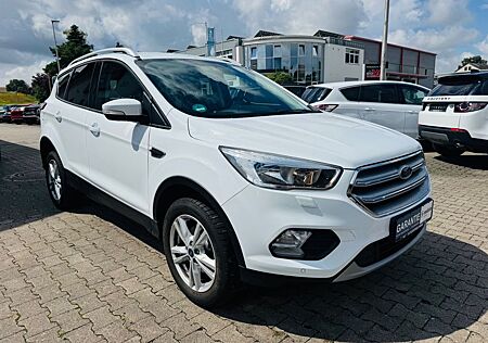 Ford Kuga +SHZ+L.Hzg.+2xPDC+PLA+**47.500 km**