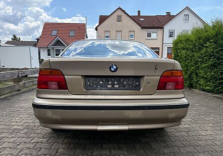 BMW 523i A -