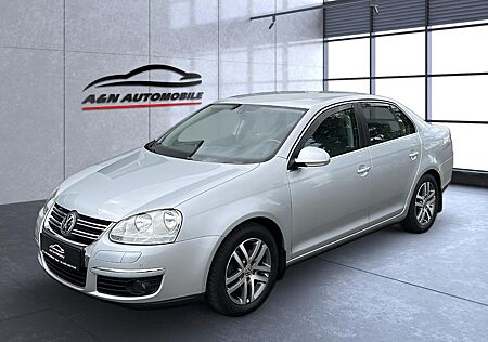 VW Jetta Volkswagen V Sportline+DSG+NAVI+KLIMAAUT+SITZHEIZUNG