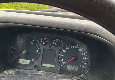 VW T4 Caravelle Volkswagen 2,5-l-Diesel TDI 75kW Automatik...