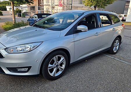 Ford Focus 1,5 EcoBoost Auto Business Turnier*Navi*