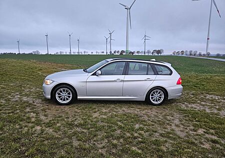 BMW 320d Touring - Automatik, Navi, Panoramadach
