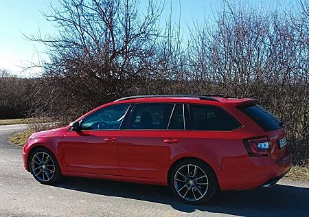 Skoda Octavia 2.0 TDI SCR DSG RS Combi RS