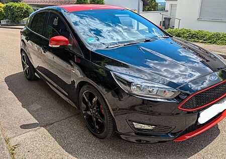 Ford Focus 1,0 EcoBoost 92kW ST-Line Red Black