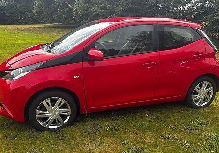 Toyota Aygo (X) Aygo (X) 1,0-l-VVT-i x-play touch x-play touch