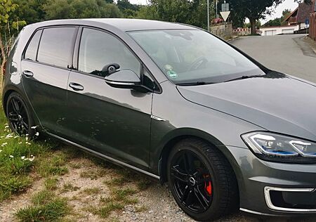 VW Golf Volkswagen e- e- Top Zustand