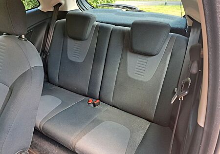 Ford Ka /+ 1,2 Titanium Titanium