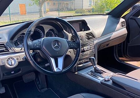 Mercedes-Benz E 250 Coupé CGI BlueEFFICIENCY ELEGANC...