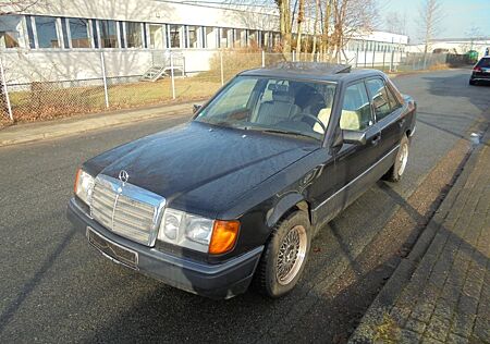 Mercedes-Benz 200 E