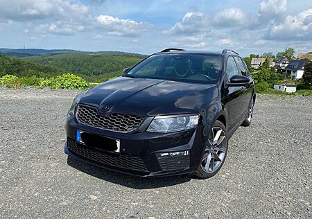 Skoda Octavia RS Pano AHK Canton Vollausstattung 8-Fac