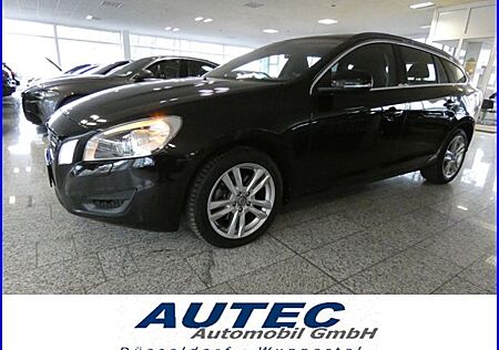 Volvo V60 Kombi Momentum 2.0 NAVI+XENON