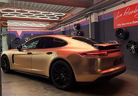 Porsche Panamera 4 -