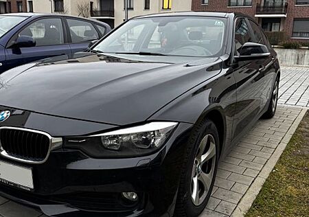 BMW 320d EfficientDynamics Ed. Luxury Line P Lux...
