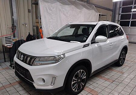 Suzuki Vitara 1.4 Boosterjet/4x4/Aut/LED/Panor/Key/PDC/Kamera/