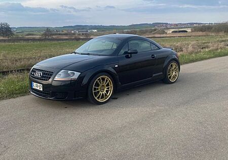 Audi TT Coupe 3.2 quattro -