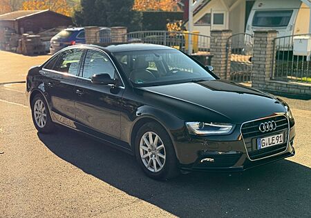 Audi A4 Lim. 1.8 TFSI *Scheckheft* LED SHZ PDC KLIMA